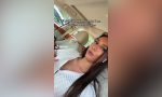 Una chica enseña los coches que se pueden encontrar en la Universidad de Dubái y los comentarios son oro